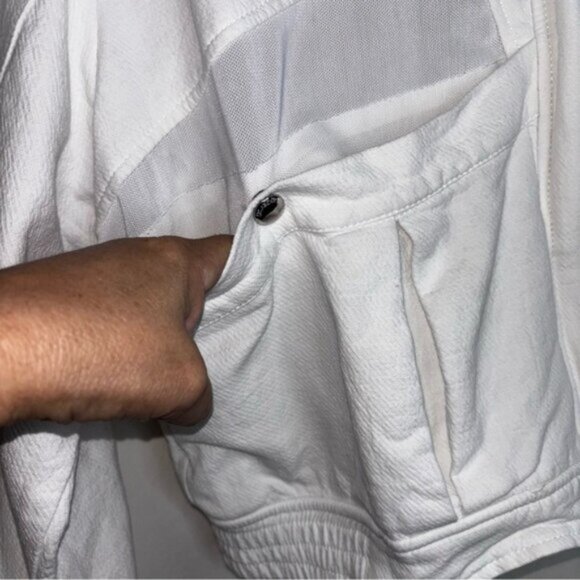 Blank NYC Women’s Medium White Cropped Jacket Full Zip Snaps Pockets Y2K Summer - Picture 8 of 16